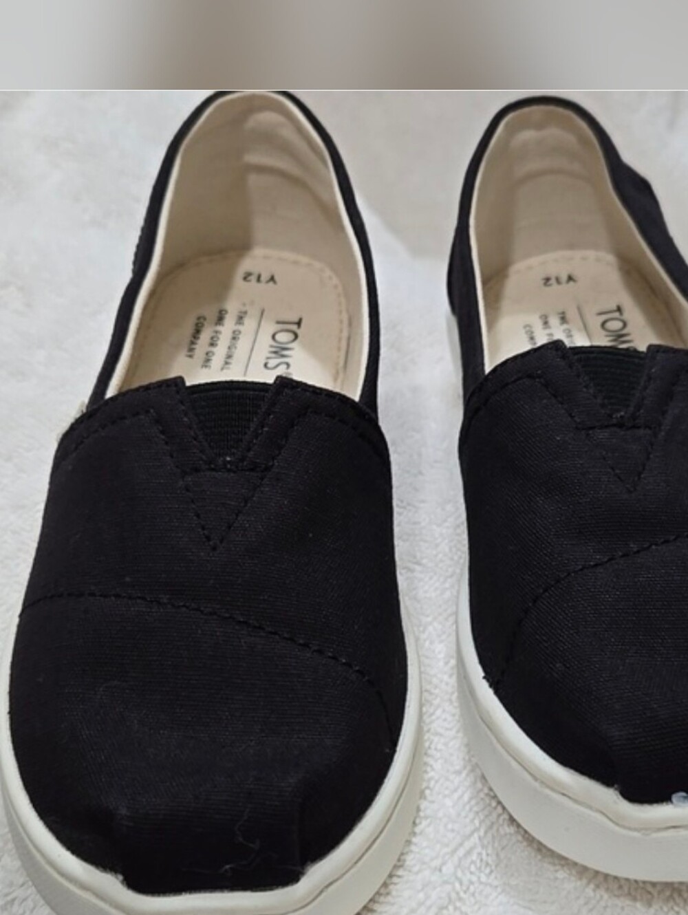 TOMS Kids Youth Y12 Black Canvas Slip On Shoes-12Y NWOT